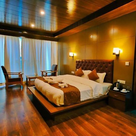 Vista Hill Resort- Centrally Heated & Air Cooled Resort, Manali 外观 照片