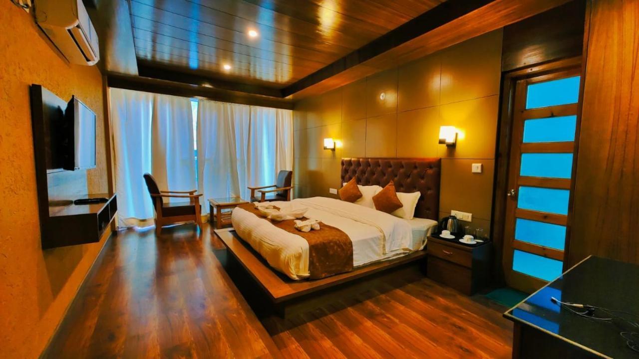 Vista Hill Resort- Centrally Heated & Air Cooled Resort, Manali 外观 照片